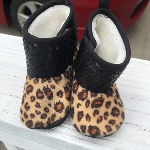 Baby slipper boots size 2